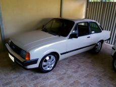 Carros de Leitores: a restauração de um Chevette OHC 1985