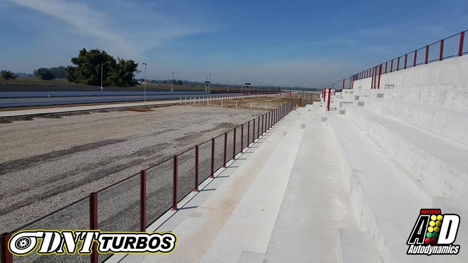 Arquibancadas e Loja DNT Turbos na Race Valley!