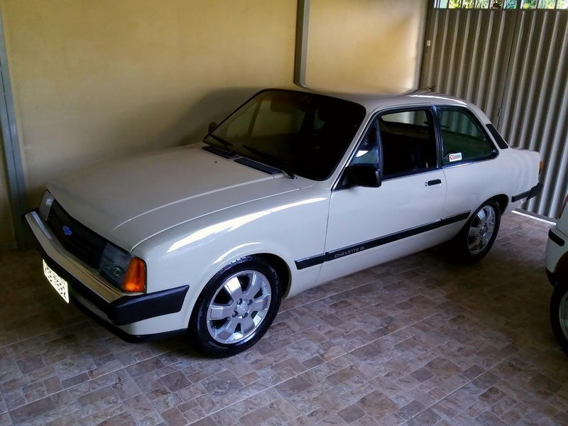 Carros de Leitores: a restauração de um Chevette OHC 1985